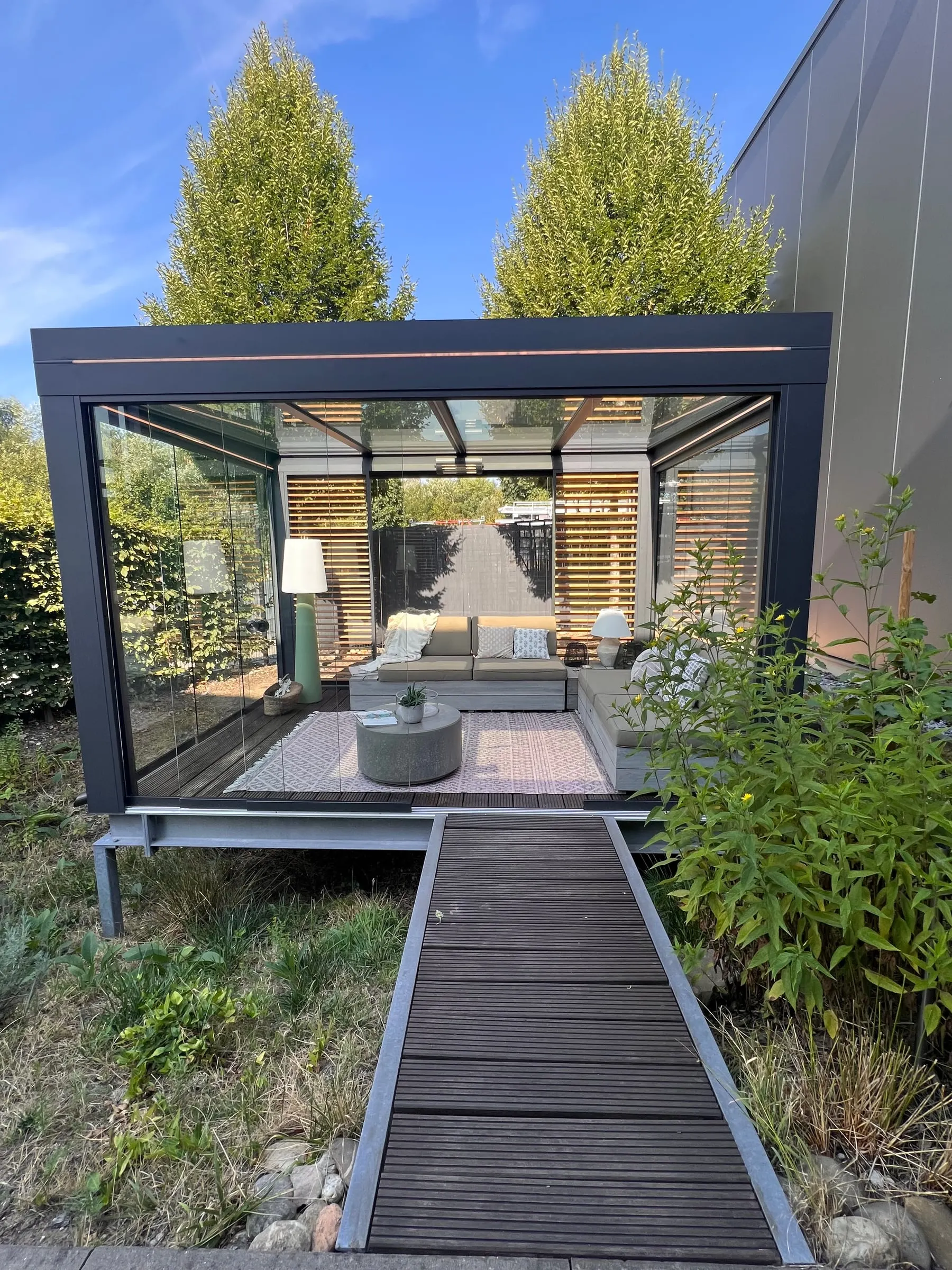 Verglaster Sommergarten
